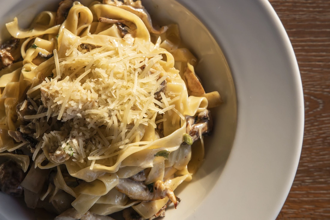 Easy Meals: How to Whip Up a Homemade Alfredo Sauce