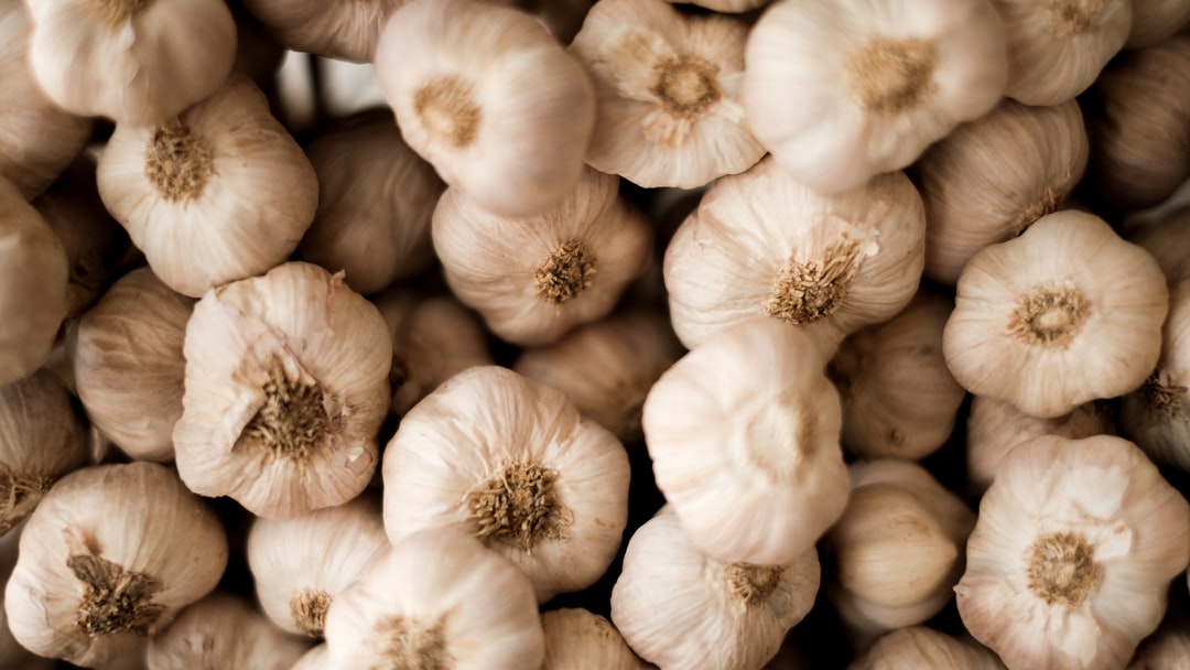 The Benefits of Eating Garlic (and Why You Should Eat More!)