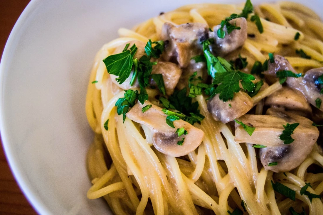 What Wine Goes With Chicken Alfredo? Here Are Your Options